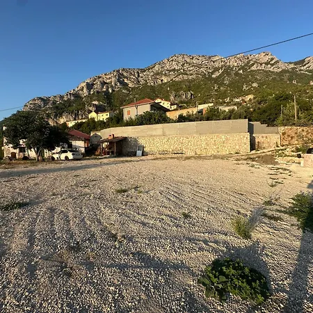 Xhiu Alloggio per agriturismo *